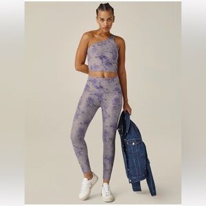 028 BEYOND YOGA Underwater Floral SoftMark High Waisted Midi Leggings Tights